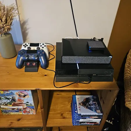 Bright & Stylish 3br - Close To Uwe & Free Parking- Ideal For Contractors And Work Prázdninový dům *