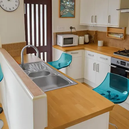 Hébergement de vacances Bright & Stylish 3br - Close To Uwe & Free Parking- Ideal For Contractors And Work *