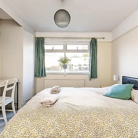 Hébergement de vacances Bright & Stylish 3br - Close To Uwe & Free Parking- Ideal For Contractors And Work *