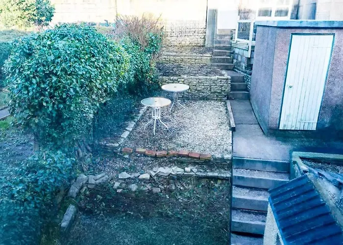 Bright & Stylish 3br - Close To Uwe & Free Parking- Ideal For Contractors And Work