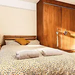 Bright & Stylish 3br - Close To Uwe & Free Parking- Ideal For Contractors And Work Будинок відпочинку *
