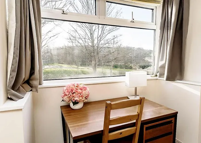 Bright & Stylish 3br - Close To Uwe & Free Parking- Ideal For Contractors And Work Feriehus *