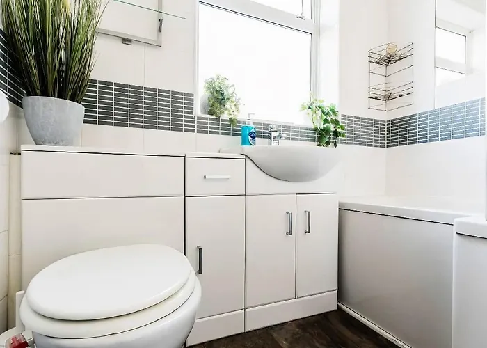 別荘 Bright & Stylish 3br - Close To Uwe & Free Parking- Ideal For Contractors And Work